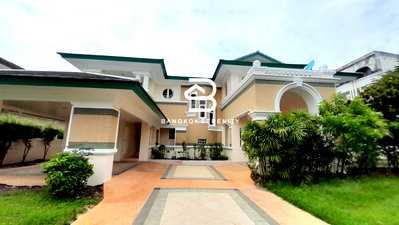 Houses for rent Raffles International College : House for rent at Ladawan Sukhumvit 103