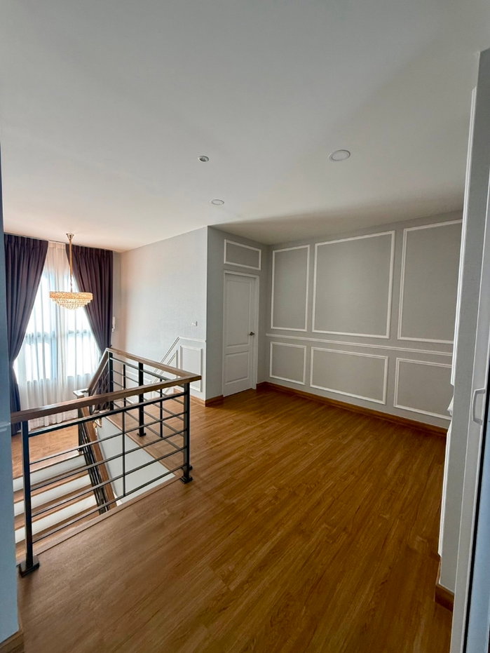 รูป 🏡 𝗖𝗘𝗡𝗧𝗥𝗢 𝗩𝗜𝗕𝗛𝗔𝗩𝗔𝗗𝗜 ✨ | บ้านเดี่ยวหรู 2 ชั้น | พื้นที่ใช้สอยกว่า 𝟮𝟳𝟰 ตร.ม. | 𝟰 ห้องนอน 𝟱 ห้องน้ำ | พร้อมเข้าอยู่ 🔑 - รูปที่ 11/42