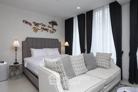 1-BR Condo at Noble Ploenchit near BTS Phloen Chit (ID 2450500)