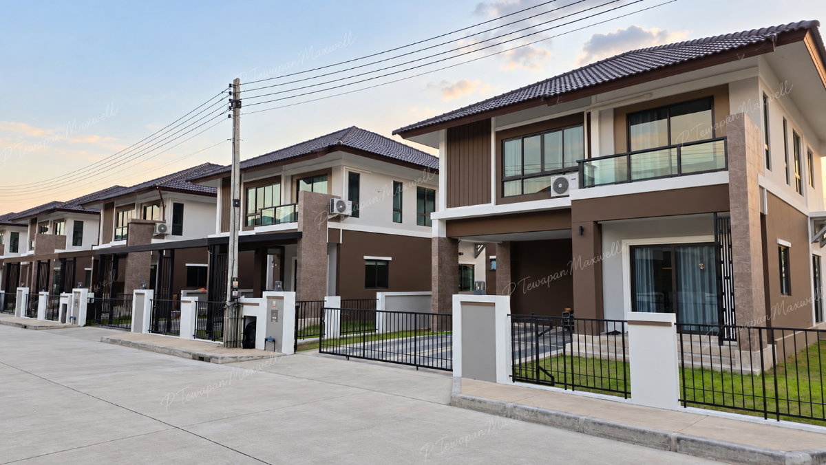 รูป ขายบ้านเดี่ยว 2 ชั้น พร้อมเฟอร์นิเจอร์และเครื่องใช้ไฟฟ้า ฟรีโอน - รูปที่ 24/62