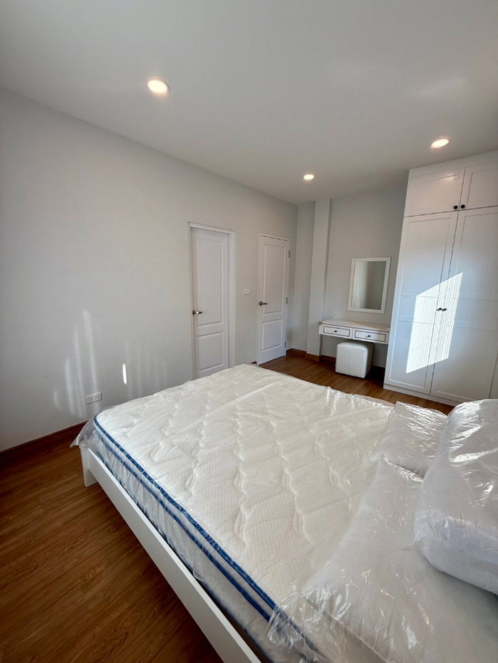 รูป 🏡 𝗖𝗘𝗡𝗧𝗥𝗢 𝗩𝗜𝗕𝗛𝗔𝗩𝗔𝗗𝗜 ✨ | บ้านเดี่ยวหรู 2 ชั้น | พื้นที่ใช้สอยกว่า 𝟮𝟳𝟰 ตร.ม. | 𝟰 ห้องนอน 𝟱 ห้องน้ำ | พร้อมเข้าอยู่ 🔑 - รูปที่ 32/42
