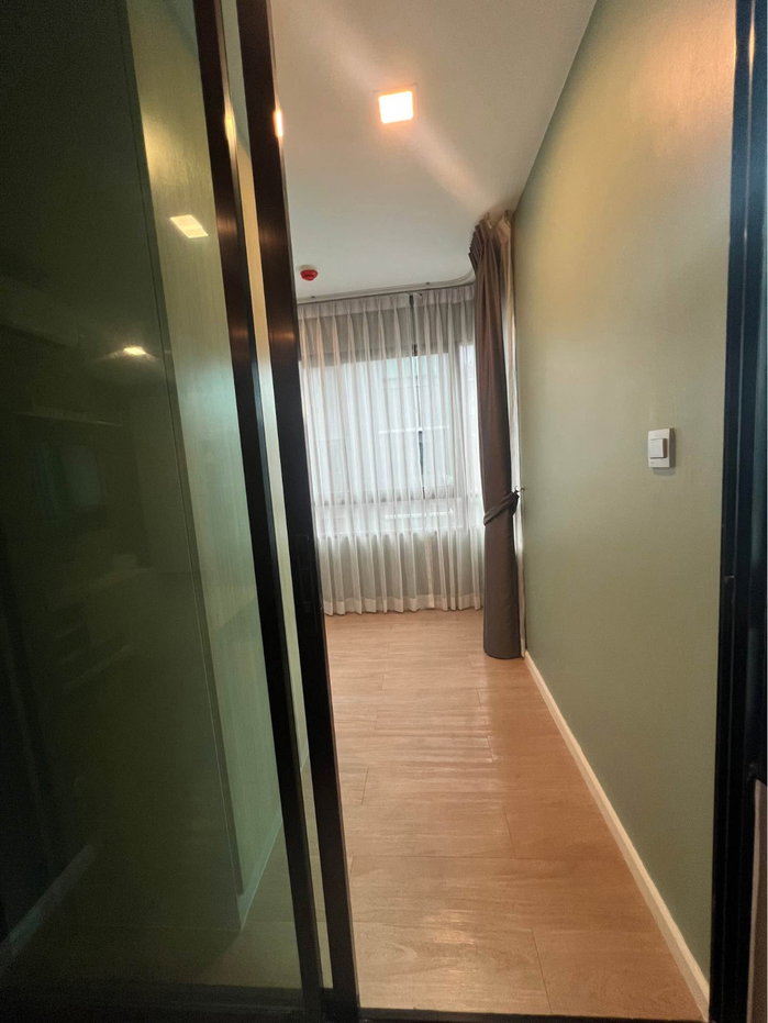 รูป ให้เช่า วินน์ คอนโด ลาดพร้าว โชคชัยสี่  Wynn condo   38 ตารางเมตร  ชั้น 4 ( ห้องมุม ดูส่วนตัว) ใกล้ลิฟท์  1 ห้องนอนใหญ่(ระเบียงกว้าง วิวสระว่ายน้ำ) - รูปที่ 8/13