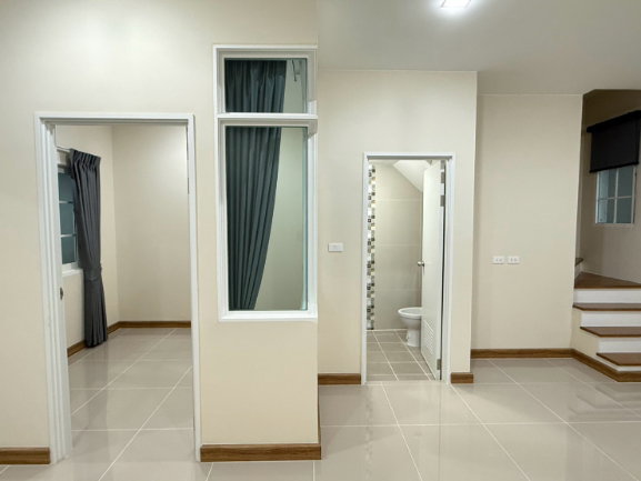 รูป 🏠✨ ให้เช่า ทาวน์โฮม 2 ชั้น โกลเด้น ทาวน์ วิภาวดี-รังสิต 4 ห้องนอน 3 ห้องน้ำ ทำเลติดถนนพหลโยธิน ซอยคลองหลวง 10 - รูปที่ 5/19