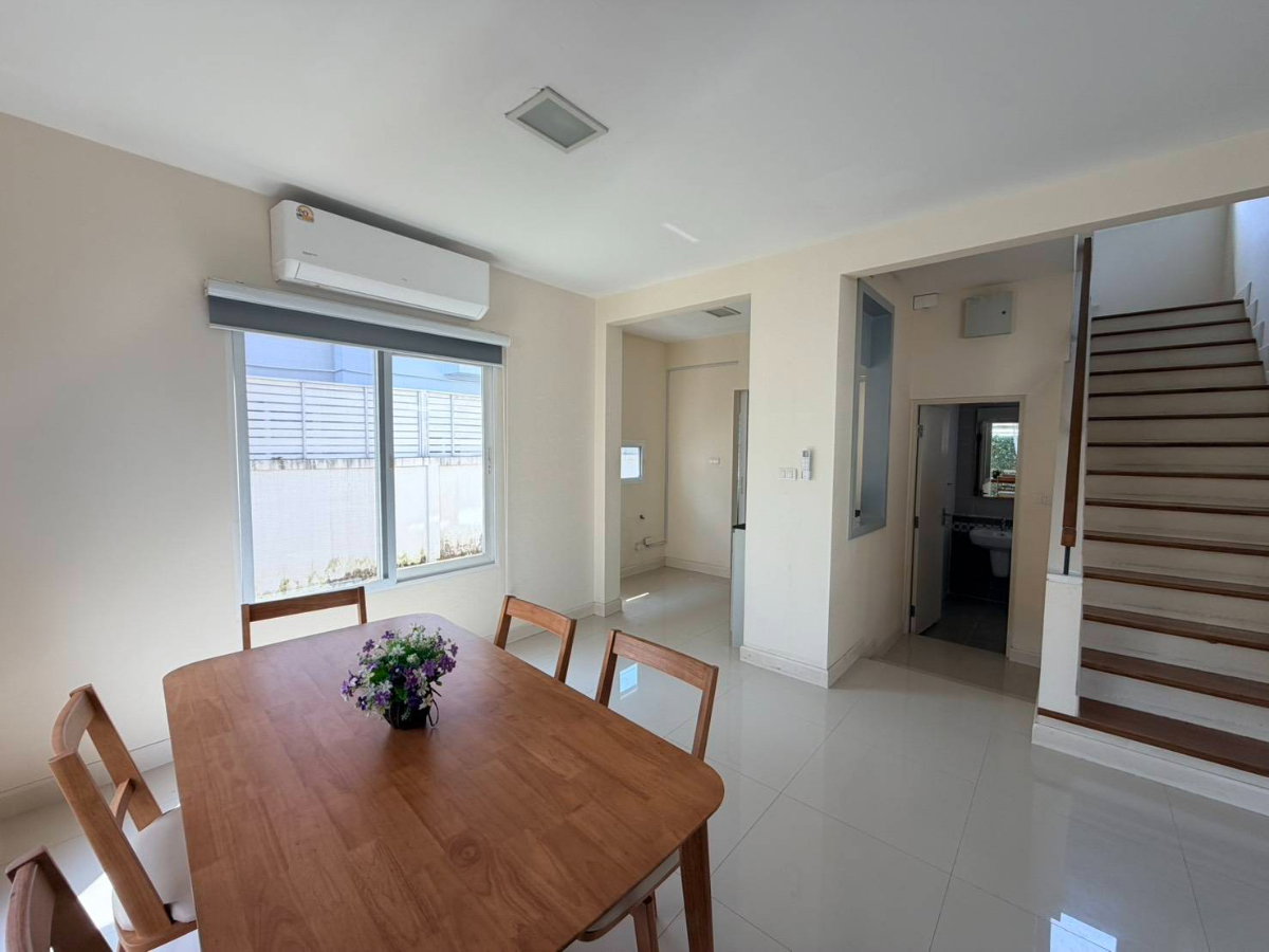 รูป 🏡🔥 บ้านเช่าทำเลคนใช้ชีวิตเป็น! สีวลี สันกำแพง | เข้าเมืองสะดวก ออกนอกเมืองคล่องตัว | บ้านเดี่ยวสำหรับคนที่อยากได้ทั้งความสบายและความสะดวกในทุกวัน - รูปที่ 3/19
