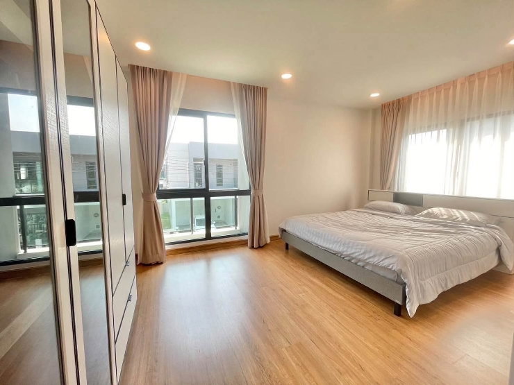 รูป ให้เช่าบ้านเดี่ยว Centro Bangna Phase 1 (K285)
🔥 เช่า 95,000 บาท/เดือน | ✅ พร้อมเข้าอยู่ หิ้วกระเป๋ามาได้เลย! 📌 สัญญาเช่าขั้นต่ำ 1 ปี - รูปที่ 13/20
