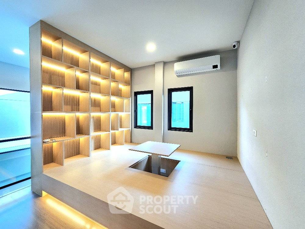 รูป บ้าน 4 ห้องนอน ขนาด 313 ตร.ม. ให้เช่า The City Bangna (ID 3457871) - รูปที่ 6/11