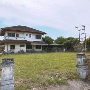 Special Deal! Beautiful Corner Land for Sale at Land & Houses Park, Nong Chom, San Sai