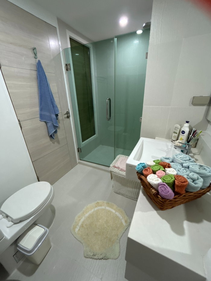 picture Affordable condo, fully furnished and ready to move in! Featuring 2 bedrooms, 2 bathrooms, 4 air conditioners, and 3 TVs. - 8/11
