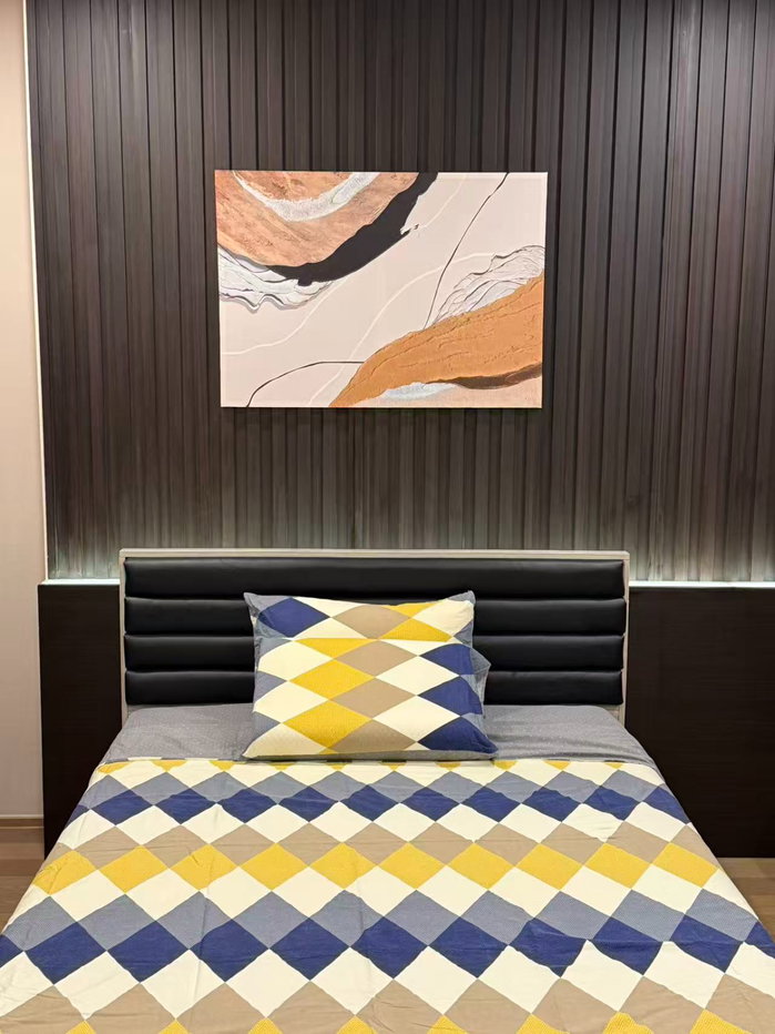 รูป Condo for rent at แอชตัน จุฬา-สีลม พื้นที่ใช้สอย : 35 ตร.ม. ชั้น : 56 1 ห้องนอน 1 ห้องน้ำ เฟอร์นิเจอร์ พร้อมเครื่องใช้ไฟฟ้า พร้อมอยู่ - รูปที่ 2/12