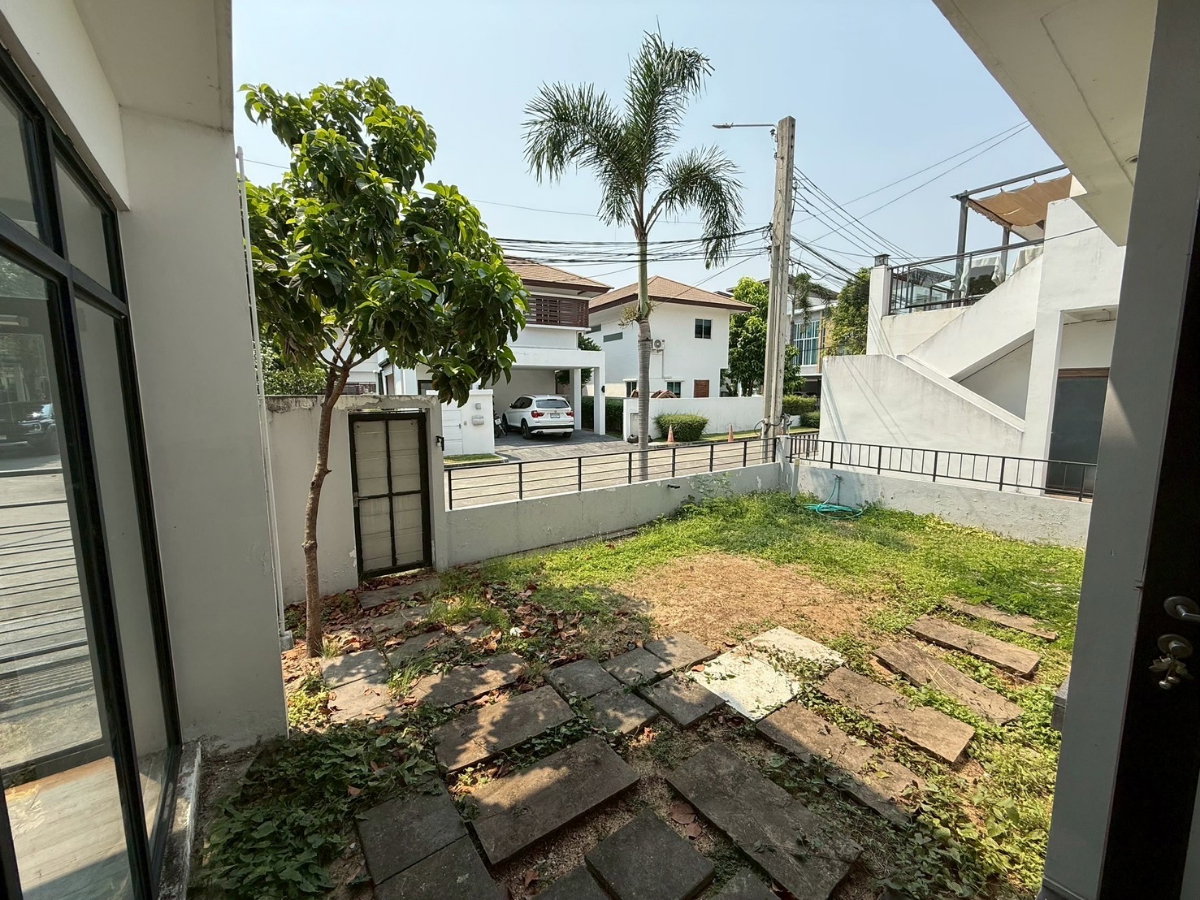 รูป ให้เช่า บ้านเดี่ยว Nirvana Beyond Lite กรุงเทพกรีฑา 32 | แบบ MONO | 230 ตร.ม. | 3 ห้องนอน + ห้องอเนกประสงค์ | เฟอร์ครบ - รูปที่ 4/36