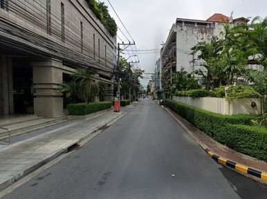 ขายที่ดินพร้อมสิ่งปลูกสร้าง พระรามที่ 4 ใกล้ MRT ลุมพินี เพียง 420 เมตร