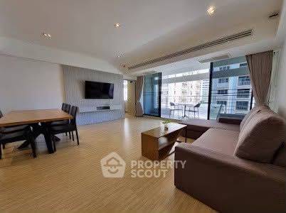 Spacious 2-BR 160 Sqm Villa Bajaj 300m To MRT Sukhumvit (ID 3456874)