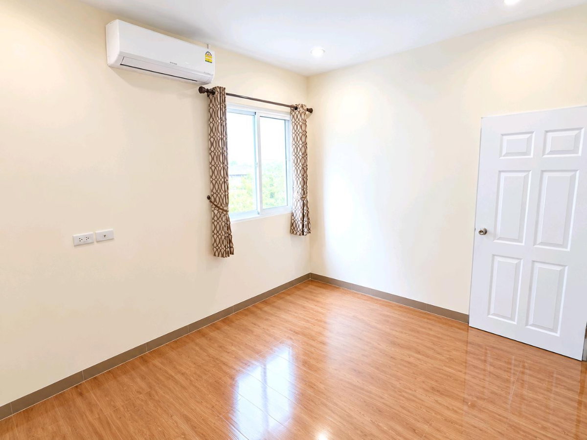 รูป 🏡✨ ให้เช่า บ้านเดี่ยว หมู่บ้านชานสมุทร | บรรยากาศเงียบสงบ เป็นส่วนตัว ติดถนนศรีนครินทร์ ใกล้ทางด่วนและแหล่งช้อปปิ้ง! - รูปที่ 9/16