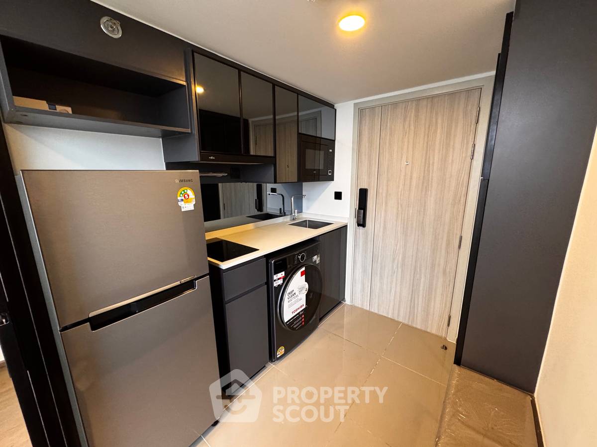 picture Great Value 2-BR Park Origin Chula-Samyan Near MRT Hua Lamphong (ID 2495201) - 7/11