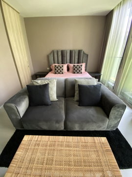 For rent condo PloenChit 1 Bed low floor(S01-0249 )