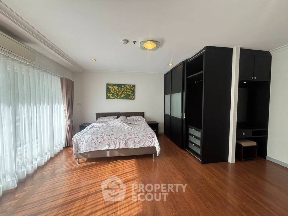 picture 3-BR Condo at Grand Park View Asoke near MRT Sukhumvit (ID 2846414) - 5/11