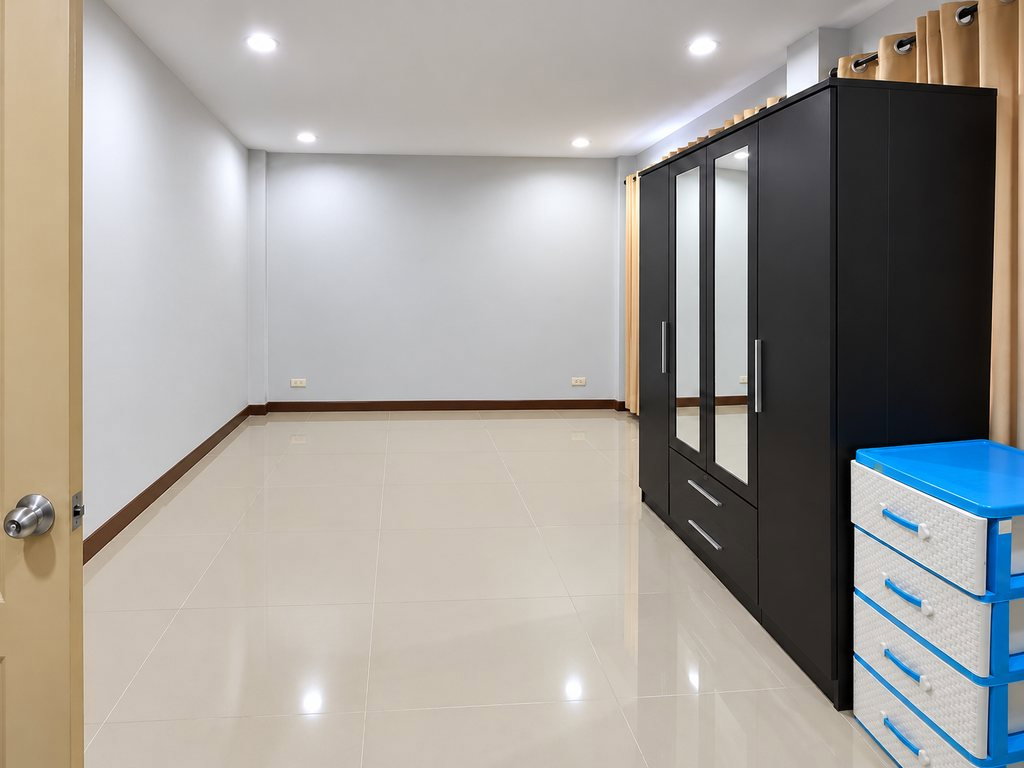 รูป ขายทาวน์เฮ้าส์ 2 ชั้น เพ็ญศิริ 4 เลียบวารี 25/1 หนองจอก รีโนเวทใหม่ทั้งหลัง ต้นซอย 300 เมตร 20.7 ตร.ว. 4 นอน 2 น้ำ พร้อมเฟอร์ฯ ราคา 2.39 ล้านบาท - รูปที่ 11/19