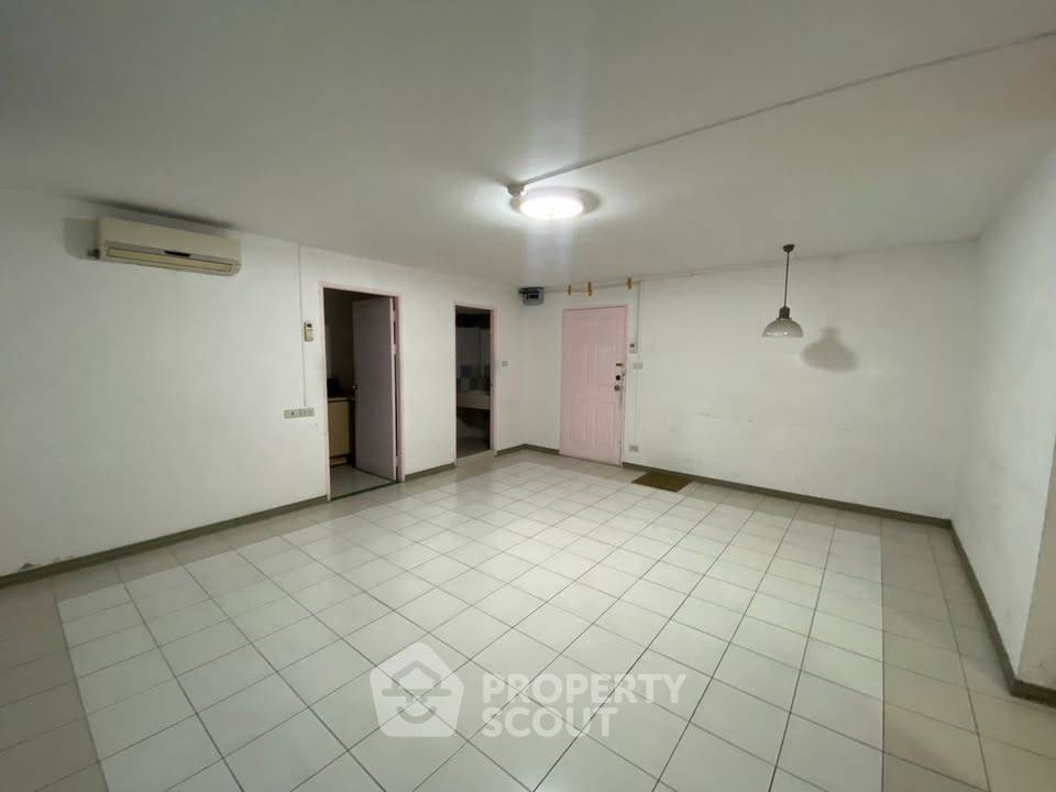 picture 2-BR Condo at Lumpini Center Ladprao 111 in Khlong Chan (ID 3454798) - 3/9