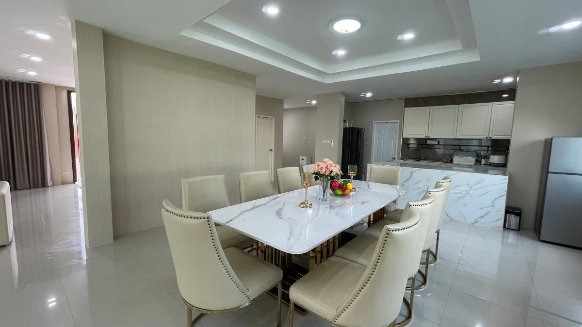 รูป ให้เช่า Luxury Private Pool Villa ออเงิน–รามอินทรา | ที่ดิน 1 ไร่ | 5 ห้องนอน 6 ห้องน้ำ | สระว่ายน้ำส่วนตัว | พร้อมเข้าอยู่ - รูปที่ 13/30