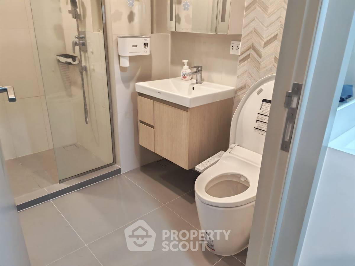 รูป ห้องนอน 1 ห้อง ชั้น 19 Oka Haus Sukhumvit 36 BTS Thong Lor (ID 1526765) - รูปที่ 15/17