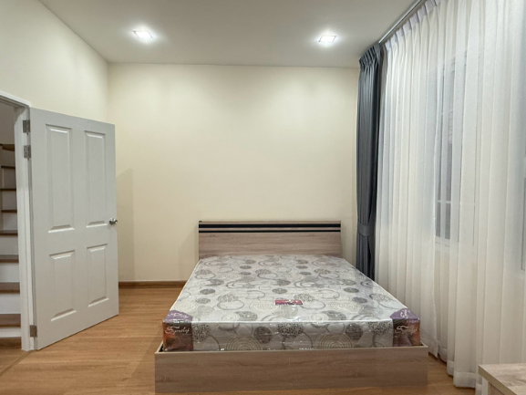 รูป 🏠✨ ให้เช่า ทาวน์โฮม 2 ชั้น โกลเด้น ทาวน์ วิภาวดี-รังสิต 4 ห้องนอน 3 ห้องน้ำ ทำเลติดถนนพหลโยธิน ซอยคลองหลวง 10 - รูปที่ 16/19