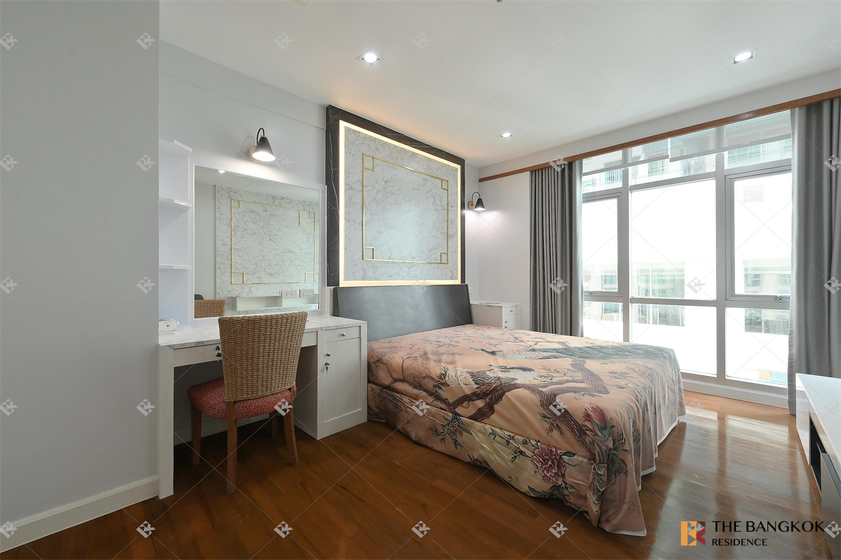 picture Grand Langsuan near BTS Ratchadamri - 4/10