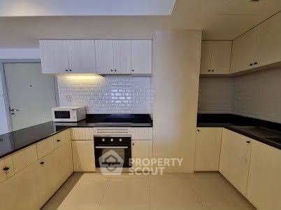 picture Spacious 2-BR 160 Sqm Villa Bajaj 300m To MRT Sukhumvit (ID 3456874) - 5/12