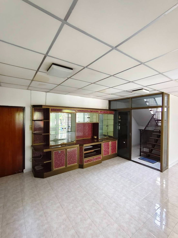 picture For Sale: Spacious Single House 69 sq.w. Lat Pla Khao 52 (4 Bed/3 Bath), Great Location Connecting Kaset-Nawamin, Only 6.5M THB - 4/16