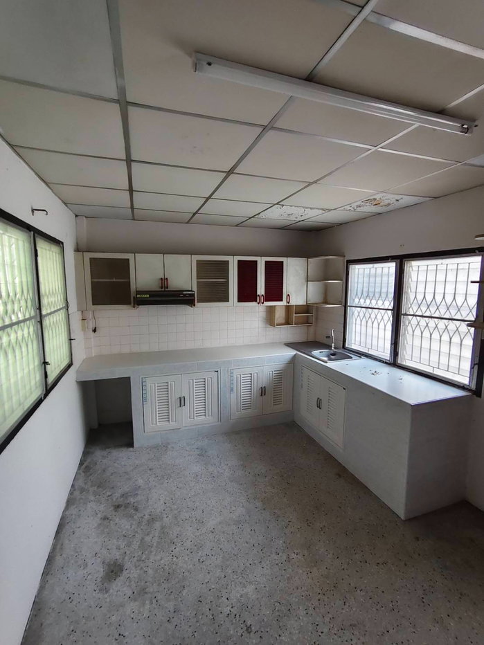 picture For Sale: Spacious Single House 69 sq.w. Lat Pla Khao 52 (4 Bed/3 Bath), Great Location Connecting Kaset-Nawamin, Only 6.5M THB - 7/16