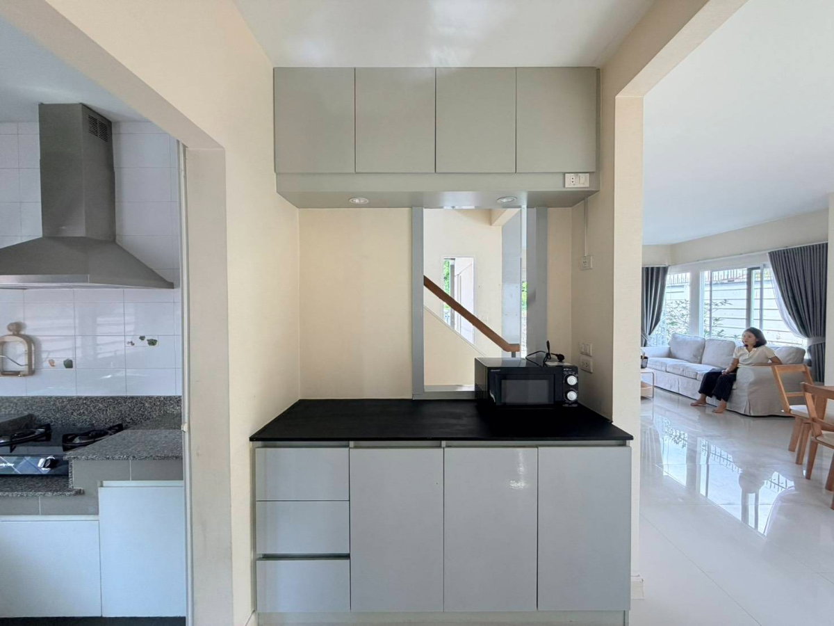 รูป 🏡🔥 บ้านเช่าทำเลคนใช้ชีวิตเป็น! สีวลี สันกำแพง | เข้าเมืองสะดวก ออกนอกเมืองคล่องตัว | บ้านเดี่ยวสำหรับคนที่อยากได้ทั้งความสบายและความสะดวกในทุกวัน - รูปที่ 15/19