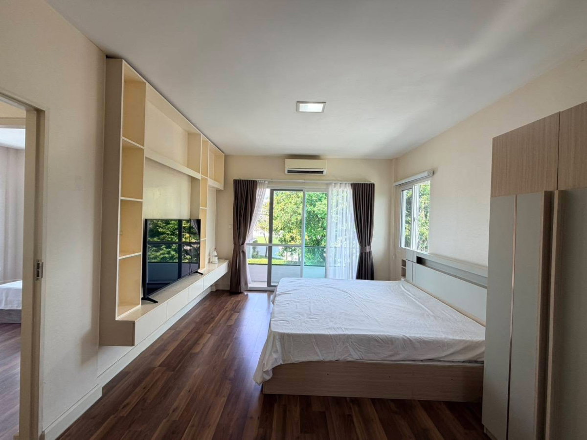 รูป 🏡 ให้เช่าบ้านเดี่ยว มีสนามหญ้าขนาดเล็ก ในโครงการคุณภาพ สิ่งแวดล้อมดี ความปลอดภัยสูง ใกล้ห้างสรรพสินค้า, โรงเรียนนานาชาติ และอื่นๆอีกมากมาย - รูปที่ 6/9
