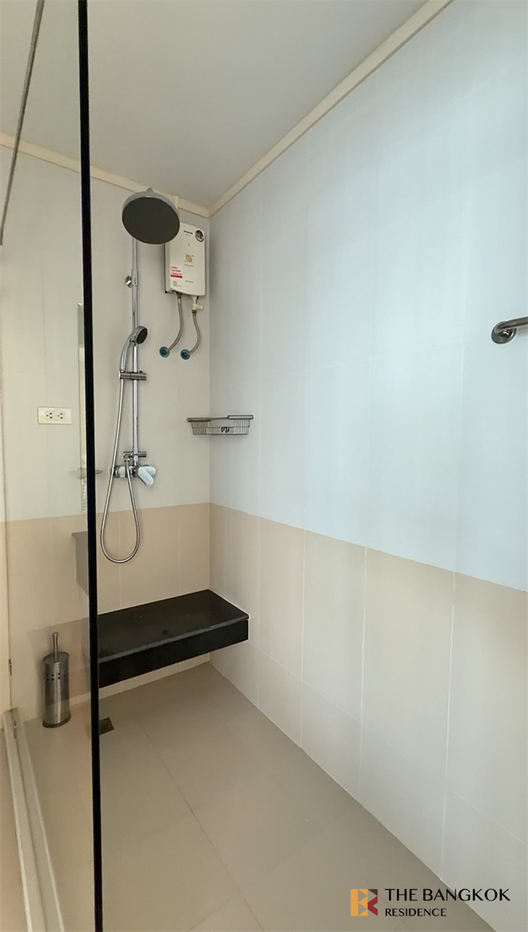 picture Sukhumvit Living Town near MRT Phetchaburi Station - 9/10
