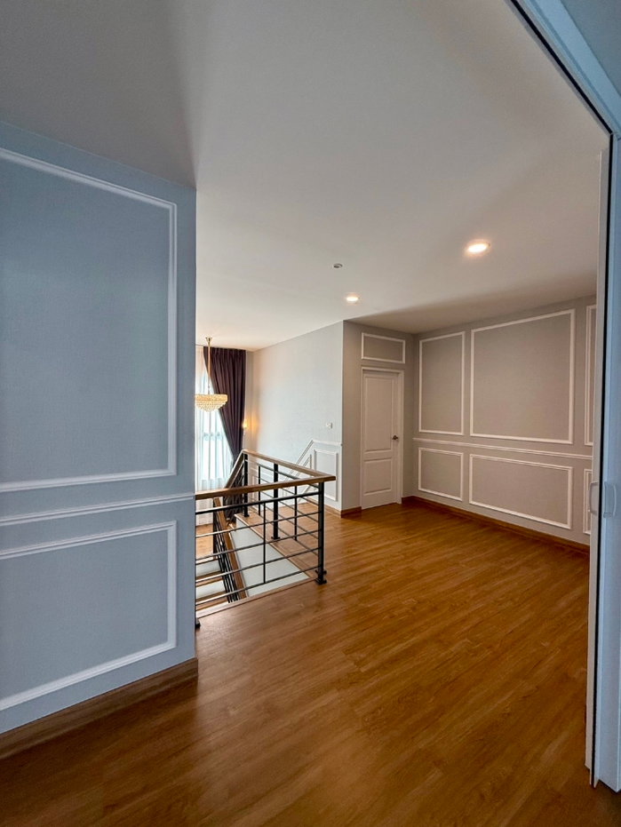 รูป 🏡 𝗖𝗘𝗡𝗧𝗥𝗢 𝗩𝗜𝗕𝗛𝗔𝗩𝗔𝗗𝗜 ✨ | บ้านเดี่ยวหรู 2 ชั้น | พื้นที่ใช้สอยกว่า 𝟮𝟳𝟰 ตร.ม. | 𝟰 ห้องนอน 𝟱 ห้องน้ำ | พร้อมเข้าอยู่ 🔑 - รูปที่ 14/42