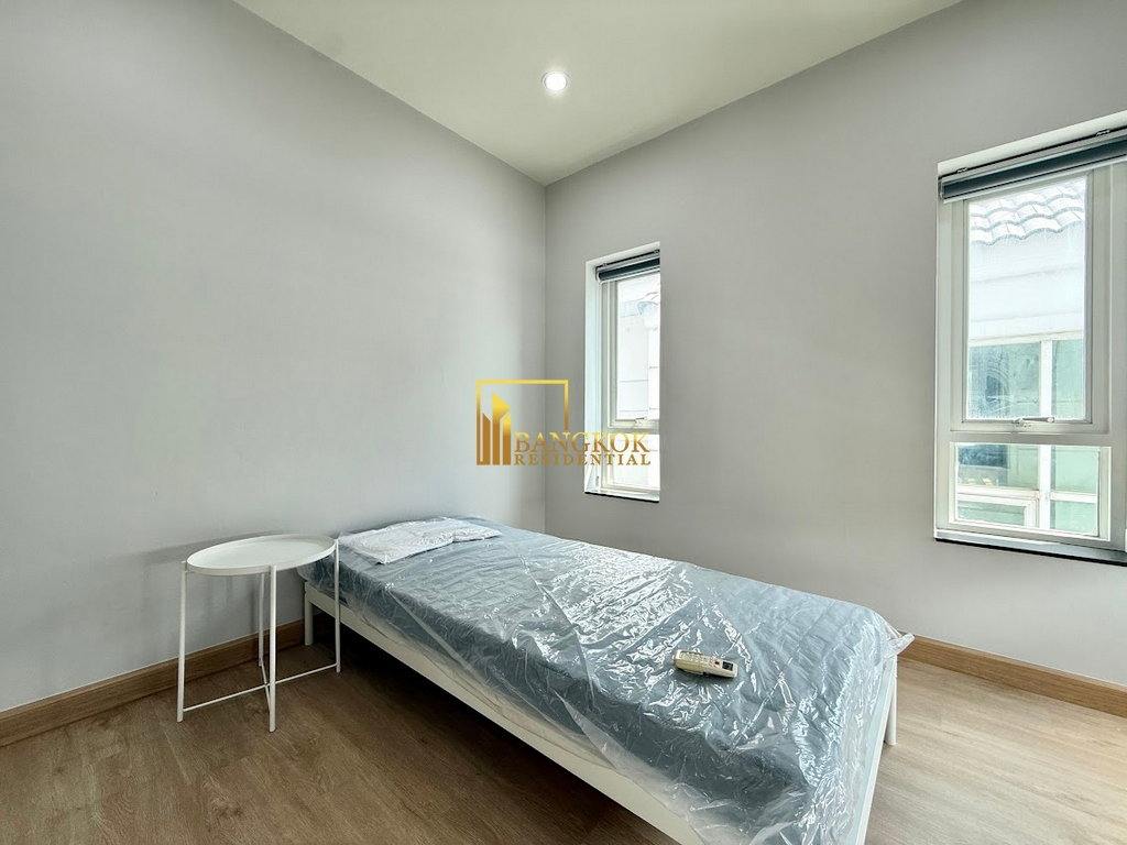 รูป Stylish 3 Bedroom House For Rent in Popular Ekkamai Area - BR8348SH - รูปที่ 28/36