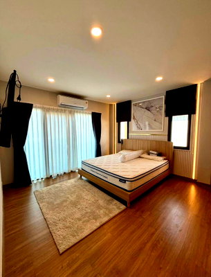 เช่าบ้านเดี่ยว กรุงเทพมหานคร : 🏡 𝗖𝗘𝗡𝗧𝗥𝗢 𝗩𝗜𝗕𝗛𝗔𝗩𝗔𝗗𝗜 ✨ | บ้านเดี่ยวหรู 2 ชั้น | พื้นที่ใช้สอยกว่า 𝟮𝟳𝟰 ตร.ม. | 𝟰 ห้องนอน 𝟱 ห้องน้ำ | พร้อมเข้าอยู่ 🔑