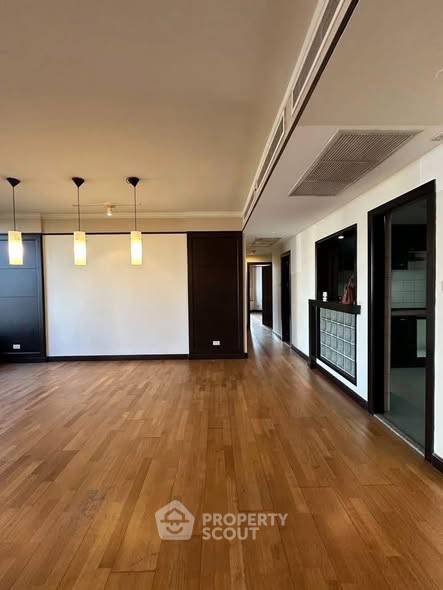 picture 3-BR Condo at All Seasons Mansion Condominium near BTS Phloen Chit (ID 3317784) - 3/9