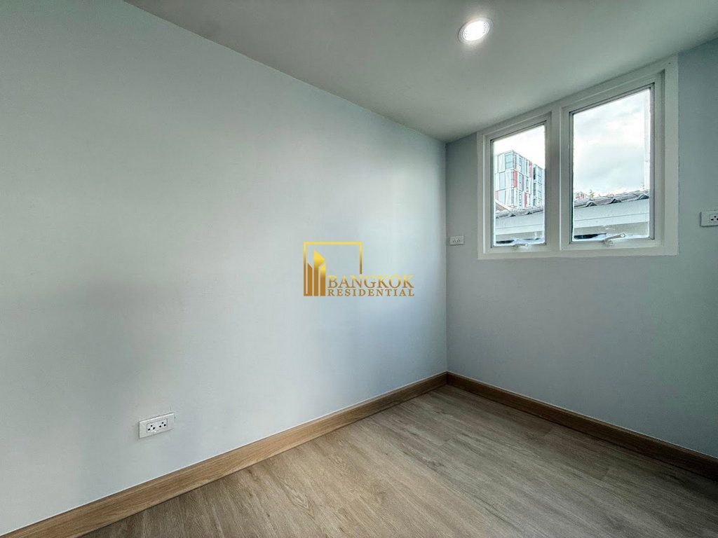 รูป Stylish 3 Bedroom House For Rent in Popular Ekkamai Area - BR8348SH - รูปที่ 11/36
