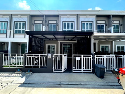 Townhouses for rent Imperial World Samrong : FOR RENT 2-Storey Townhome at iCopenh Sukhumvit 76