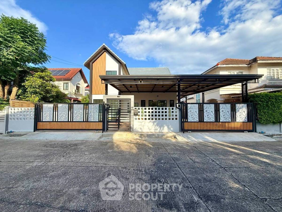 picture Spacious 5-BR House 239 Sqm At M.K.C. Home 4 Nimitmai (ID 3456677) - 1/10