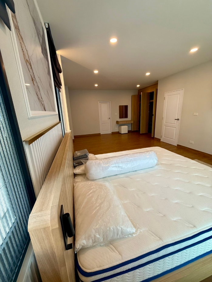 รูป 🏡 𝗖𝗘𝗡𝗧𝗥𝗢 𝗩𝗜𝗕𝗛𝗔𝗩𝗔𝗗𝗜 ✨ | บ้านเดี่ยวหรู 2 ชั้น | พื้นที่ใช้สอยกว่า 𝟮𝟳𝟰 ตร.ม. | 𝟰 ห้องนอน 𝟱 ห้องน้ำ | พร้อมเข้าอยู่ 🔑 - รูปที่ 18/42