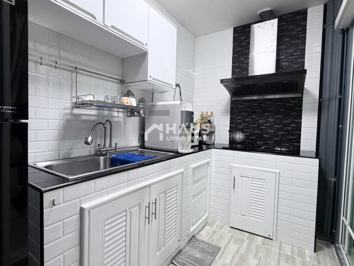 picture Q District Westgate / 4 Bedrooms #TBBT001 - 8/18