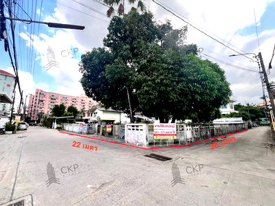 Land for sale Rattana Bandit University (Rbac) : L260156 | Corner plot for sale in a prime location, Soi Lat Phrao 102. This 170-square-wah property is a beautiful corner lot.