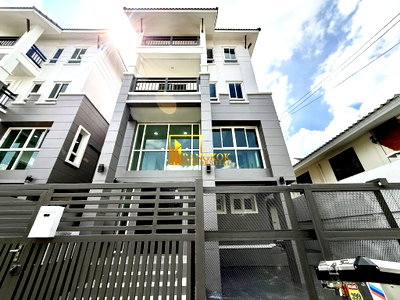 เช่าบ้านเดี่ยว กรุงเทพมหานคร : Stylish 3 Bedroom House For Rent in Popular Ekkamai Area - BR8348SH