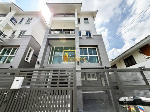 Stylish 3 Bedroom House For Rent in Popular Ekkamai Area - BR8348SH