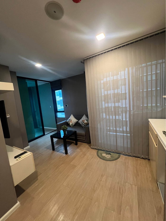 รูป ให้เช่า วินน์ คอนโด ลาดพร้าว โชคชัยสี่  Wynn condo   38 ตารางเมตร  ชั้น 4 ( ห้องมุม ดูส่วนตัว) ใกล้ลิฟท์  1 ห้องนอนใหญ่(ระเบียงกว้าง วิวสระว่ายน้ำ) - รูปที่ 7/13