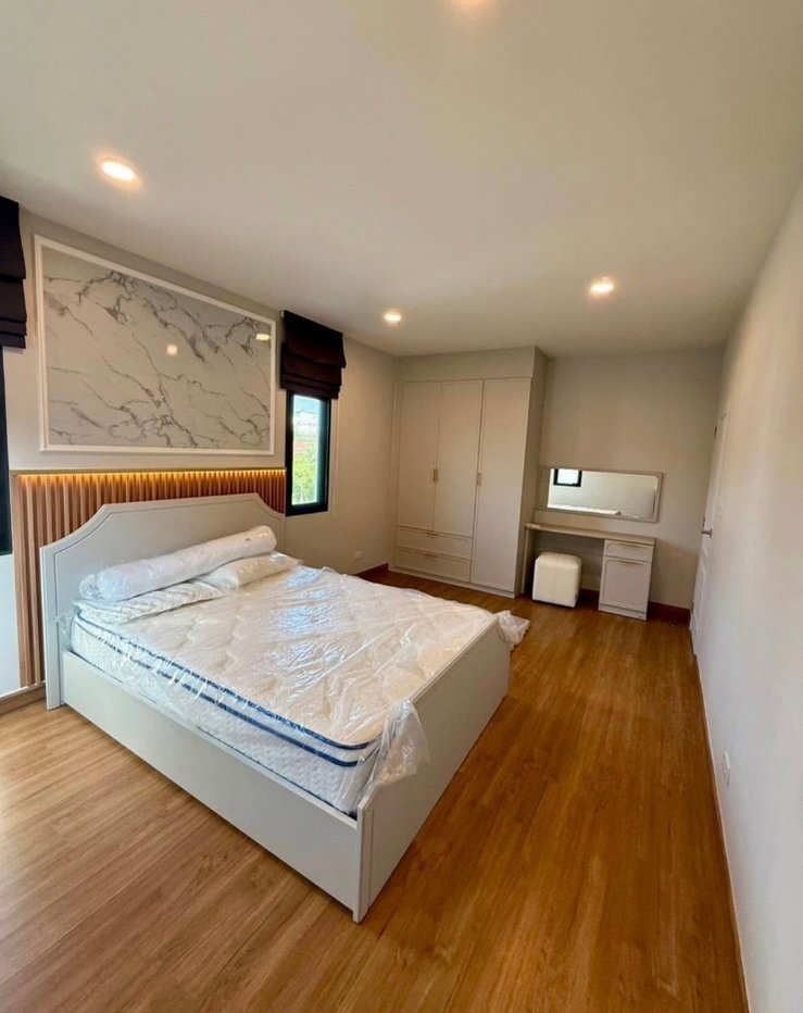 รูป 🏡 𝗖𝗘𝗡𝗧𝗥𝗢 𝗩𝗜𝗕𝗛𝗔𝗩𝗔𝗗𝗜 ✨ | บ้านเดี่ยวหรู 2 ชั้น | พื้นที่ใช้สอยกว่า 𝟮𝟳𝟰 ตร.ม. | 𝟰 ห้องนอน 𝟱 ห้องน้ำ | พร้อมเข้าอยู่ 🔑 - รูปที่ 41/42