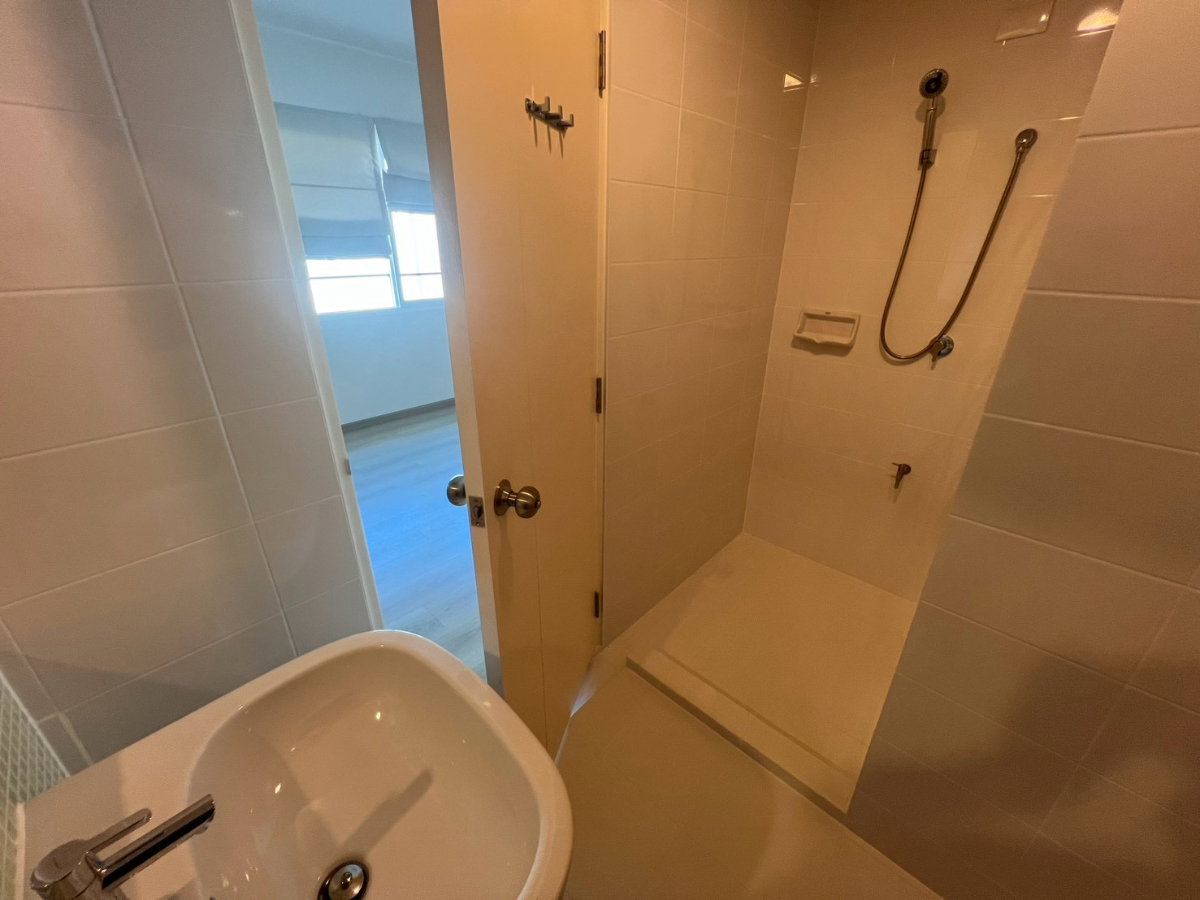 picture wo-Storey Townhome for Rent  📍 San Na Meng, San Sai, Chiang Mai - 9/12