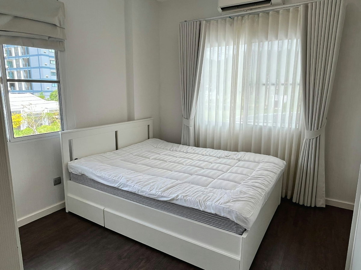 picture Modern 4 bed 6 bath home for rent Siwalee ECL #211 - 9/11
