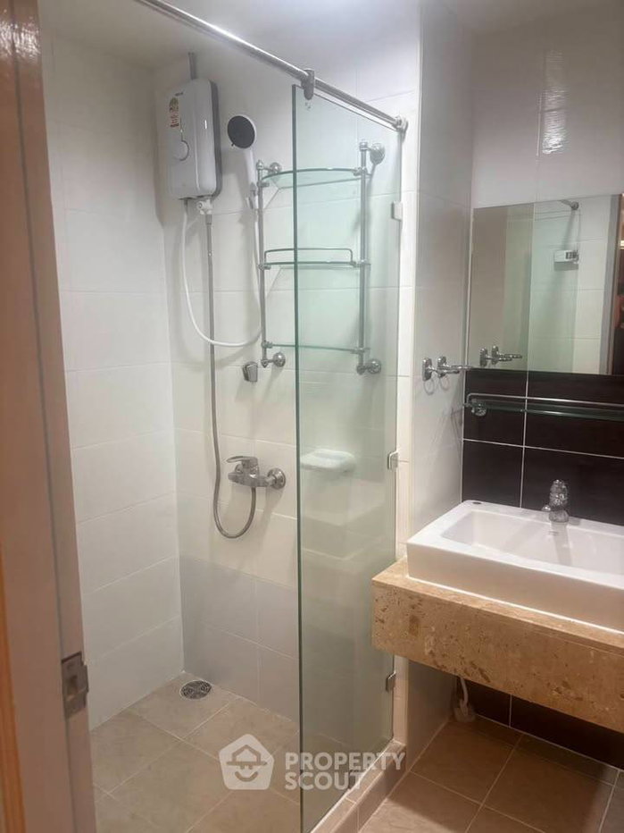 picture 3-BR Condo at Grand Park View Asoke near MRT Sukhumvit (ID 2846414) - 9/11