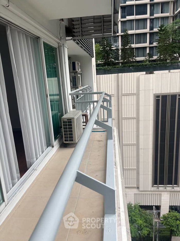 picture 3-BR Condo at Grand Park View Asoke near MRT Sukhumvit (ID 2846414) - 10/11